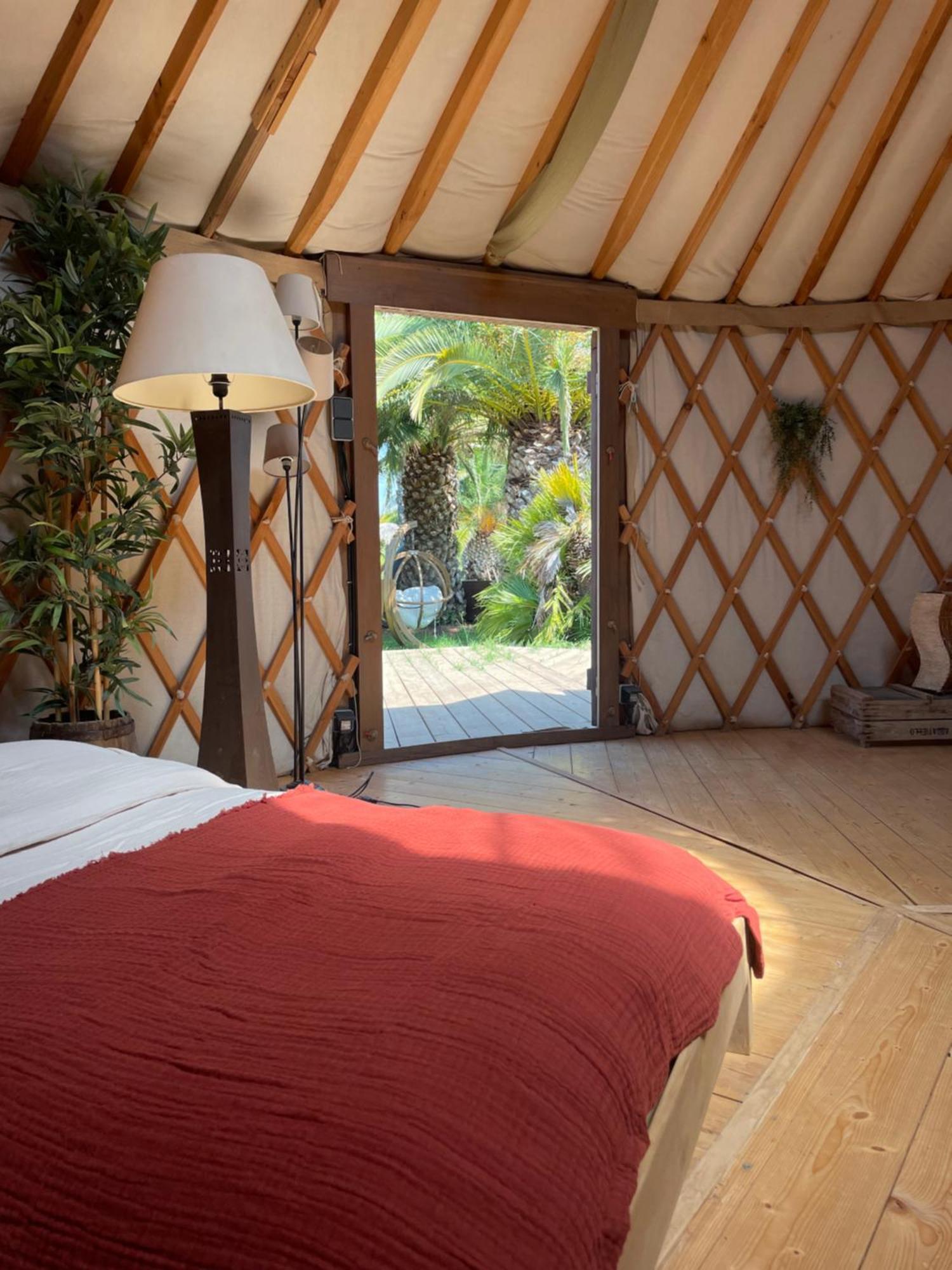 Glamping Yourte Jardin Tropicale Piscine - Quatre Murs Et Un Toit Hyères