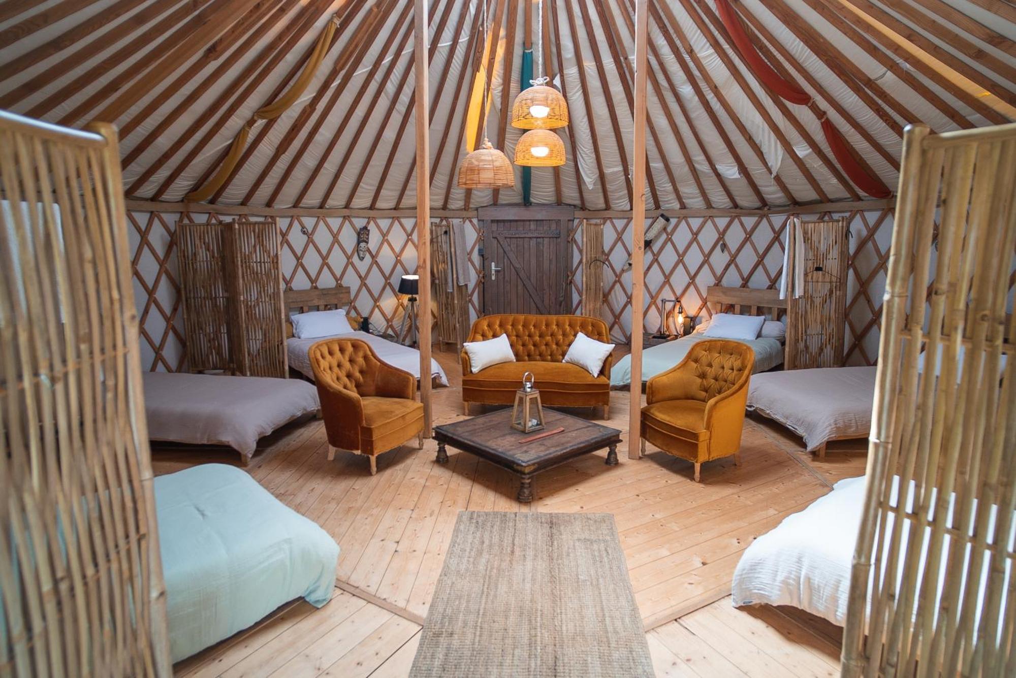 Yourte Jardin Tropicale Piscine - Quatre Murs Et Un Toit Glamping *
